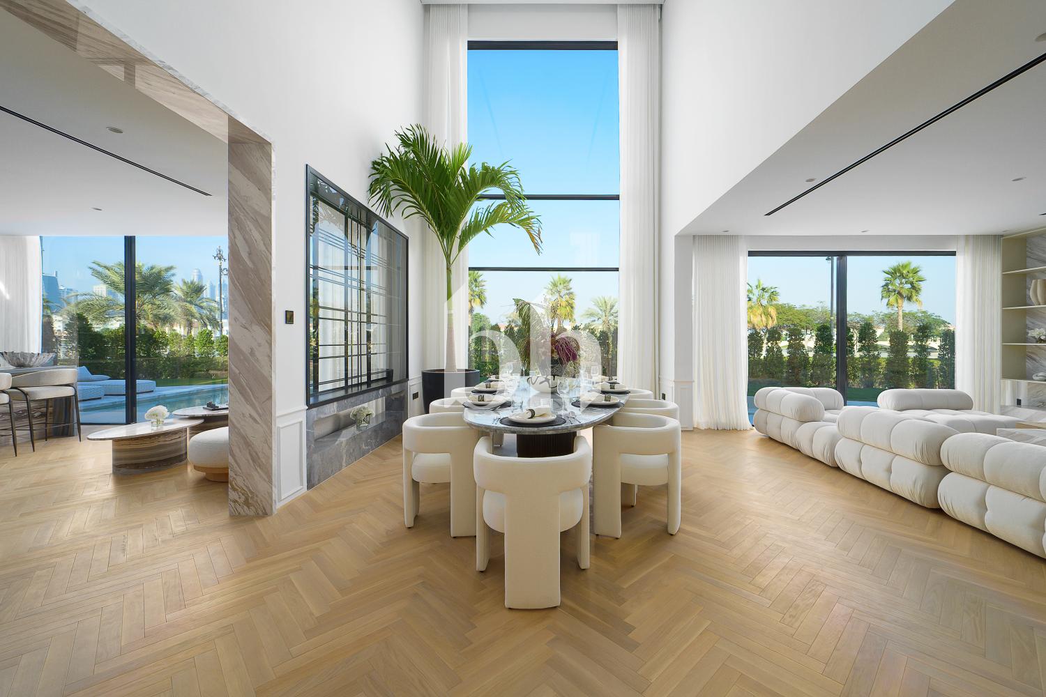 5 Bedrooms Villa in Entertainment Foyer