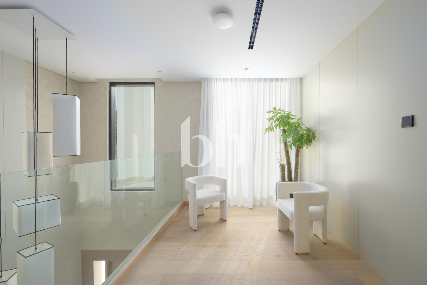 5 Bedrooms Villa in Entertainment Foyer