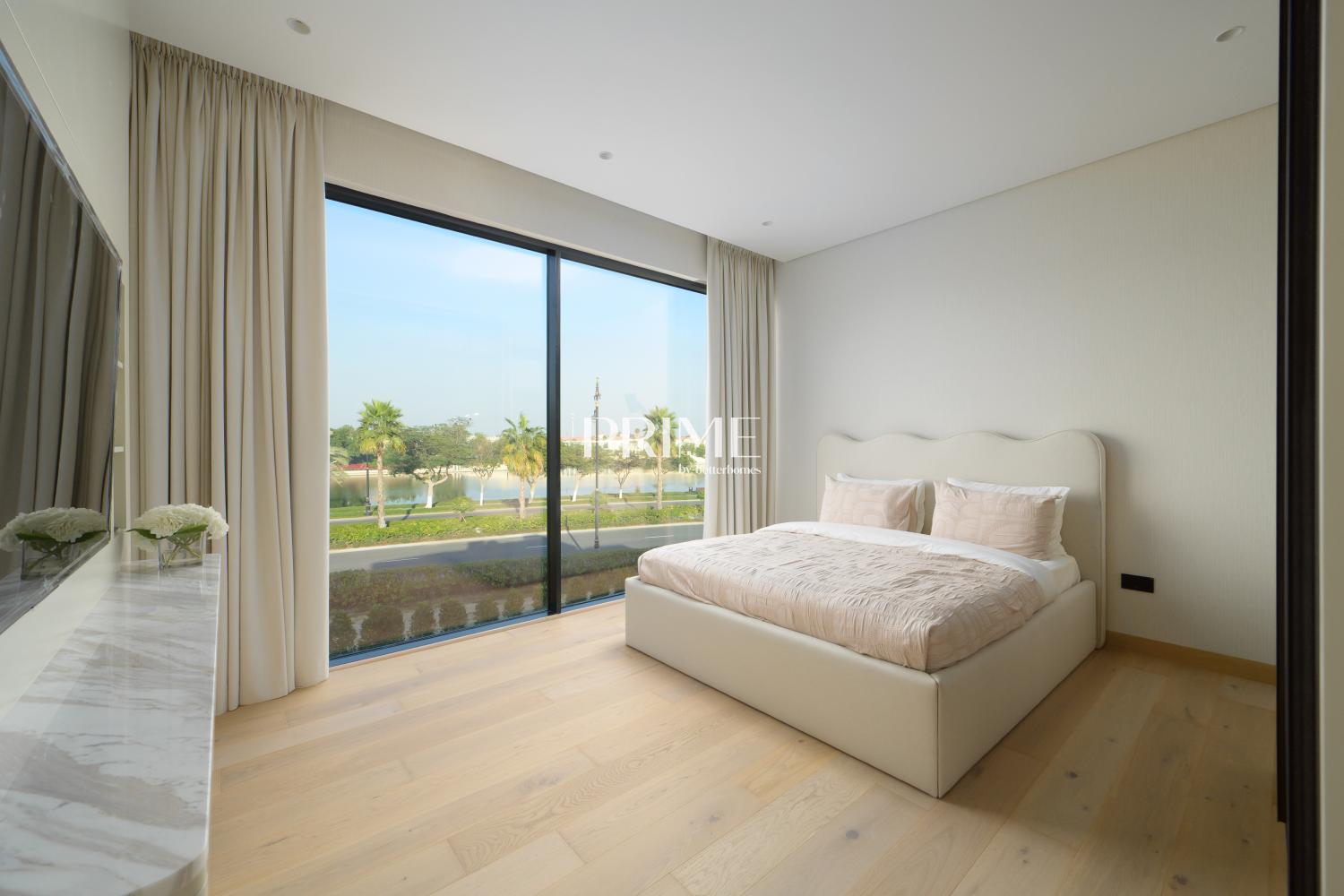5 Bedrooms Villa in Cluster 47