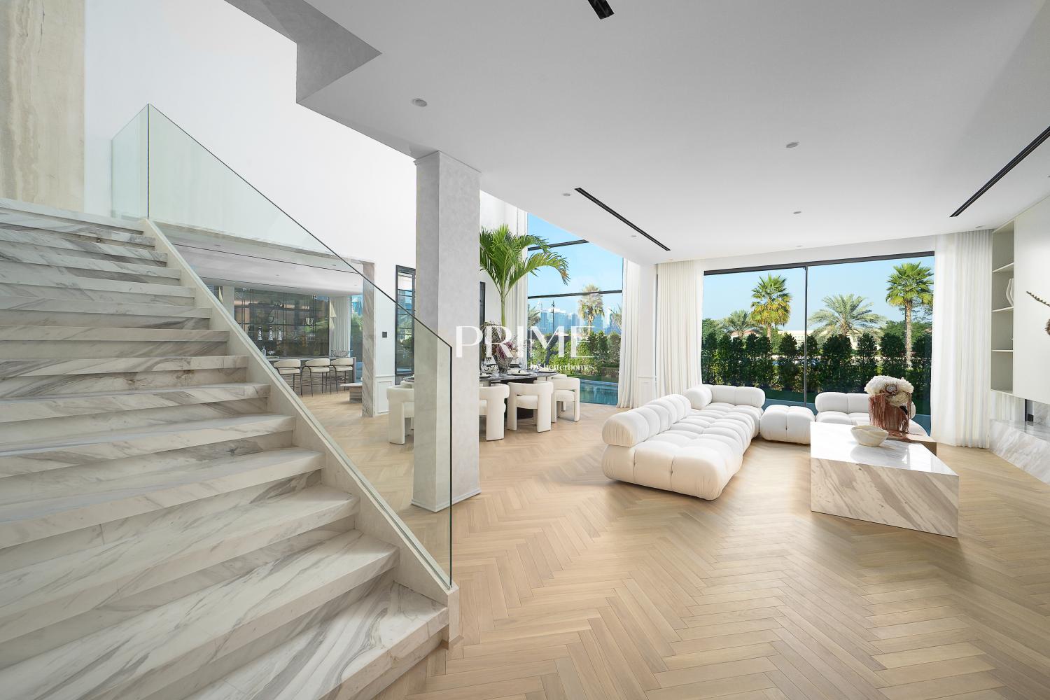5 Bedrooms Villa in Cluster 47