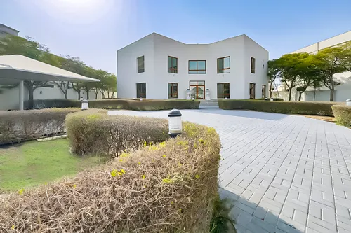 Bright & Spacious 5BR Villa | Al Barsha 3