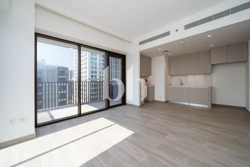 Spacious Layout | Creek Beach Living | Vacant