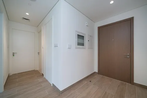 2 Bedrooms Apartment in Lotus Building 2, Lotus at Creek Beach