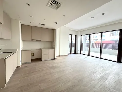 Modern 2-Bedroom Apartment | Balcony