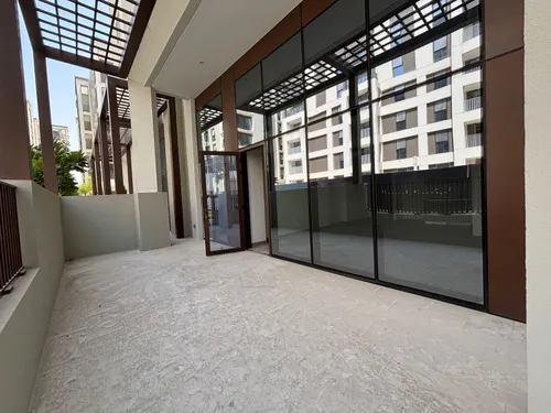 2 Bedrooms Apartment in Lotus Building 4, Lotus at Creek Beach