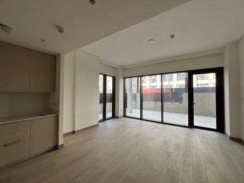 Modern 2-Bedroom Apartment | Balcony