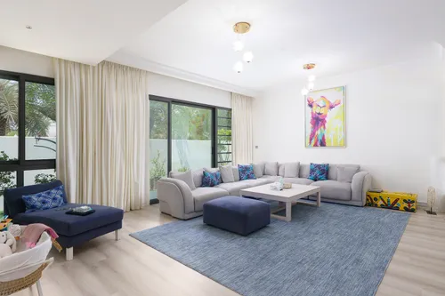 6 Bedrooms Villa in Aurum Villas