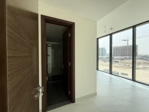 3 Bedrooms Apartment in The Crest Tower D