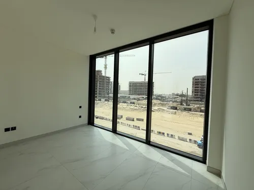 3 Bedrooms Apartment in The Crest Tower D