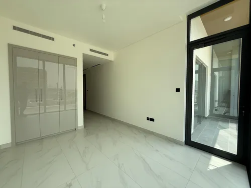 3 Bedrooms Apartment in The Crest Tower D