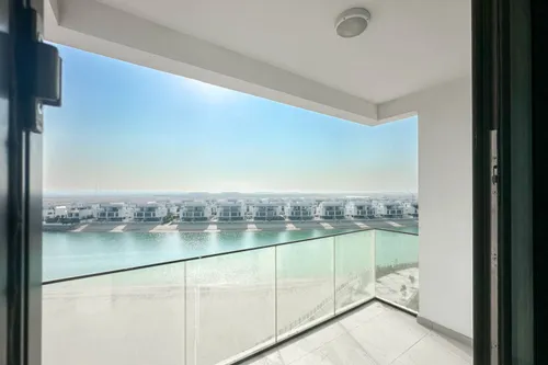 2 Bedrooms Apartment in Bluebay Walk