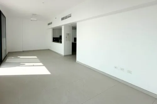 2 Bedrooms Apartment in Bluebay Walk