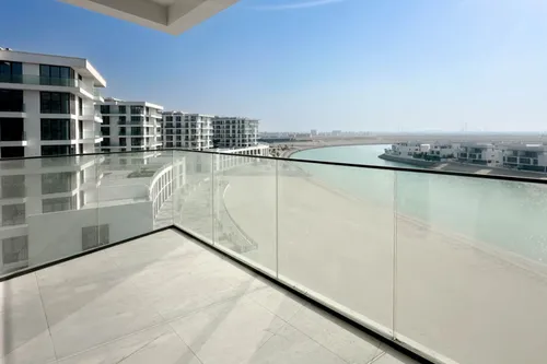 2 Bedrooms Apartment in Bluebay Walk