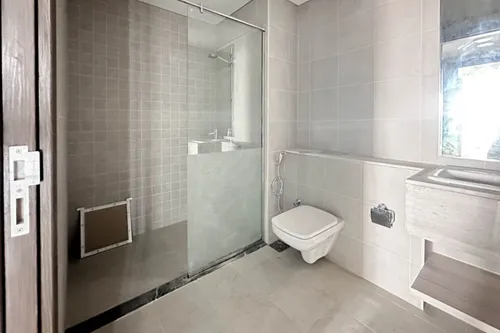 2 Bedrooms Apartment in Bluebay Walk
