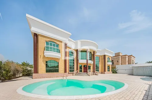 Stunning Twin Villas | Prime Location | Big Plot