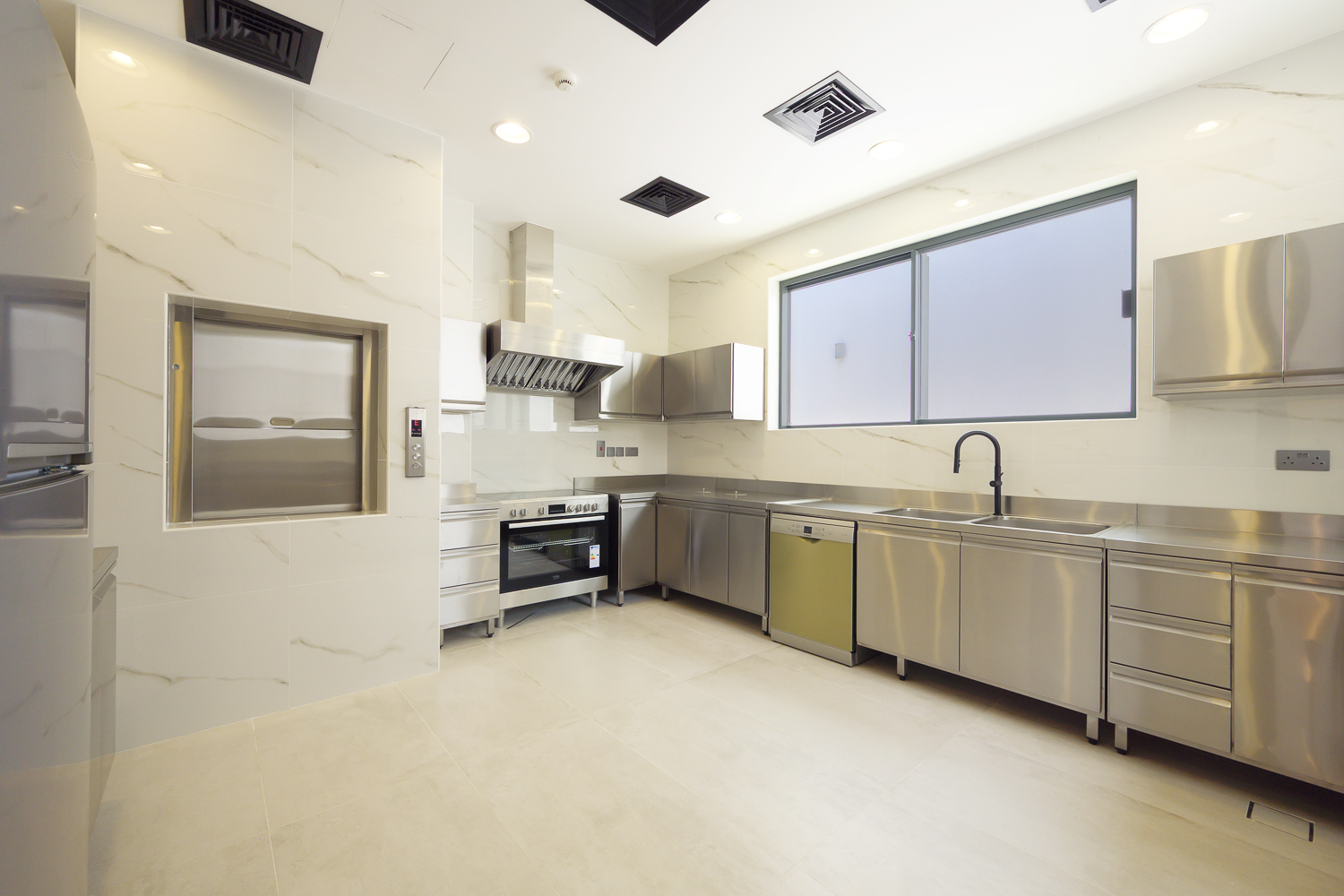 5 Bedrooms Villa in Umm Suqeim 1 Villas