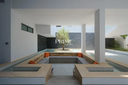 5 Bedrooms Villa in Umm Suqeim 1 Villas