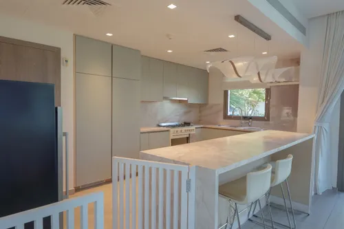 4 Bedrooms Villa in Redwoods
