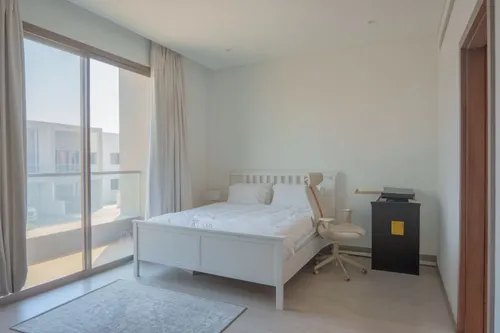 4 Bedrooms Villa in Redwoods