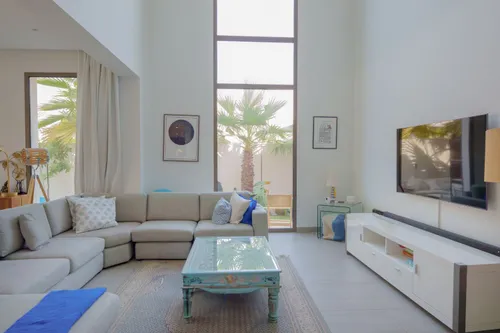 4 Bedrooms Villa in Redwoods