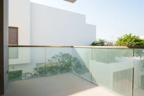 4 Bedrooms Villa in Redwoods