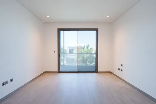 4 Bedrooms Villa in Redwoods