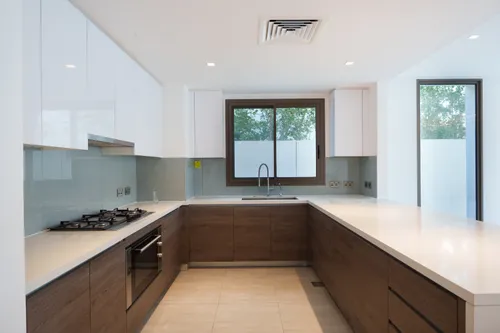 4 Bedrooms Villa in Redwoods