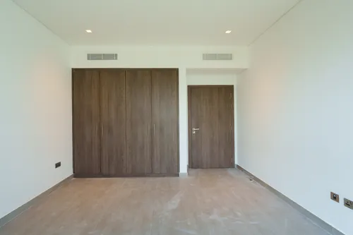 4 Bedrooms Villa in Redwoods