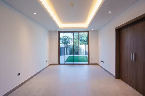 4 Bedrooms Villa in Redwoods