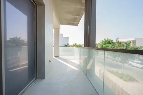 4 Bedrooms Villa in Redwoods