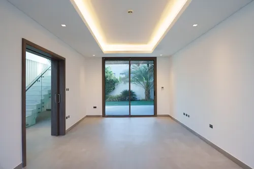 4 Bedrooms Villa in Redwoods