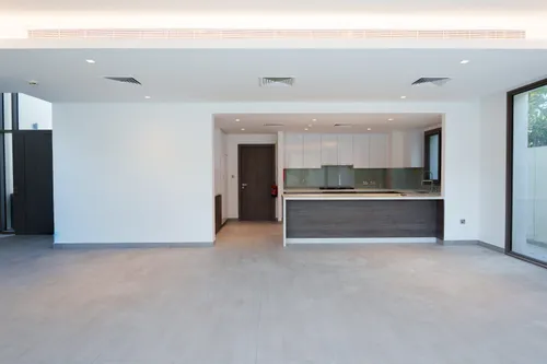 4 Bedrooms Villa in Redwoods