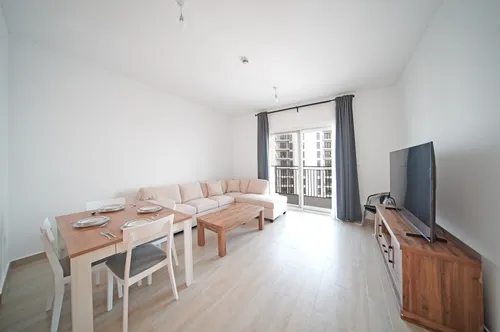 2 Bedrooms Apartment in Waters Edge