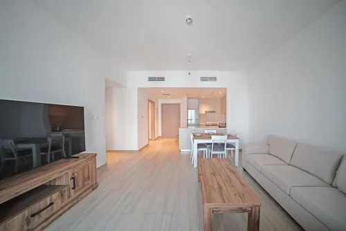 2 Bedrooms Apartment in Waters Edge