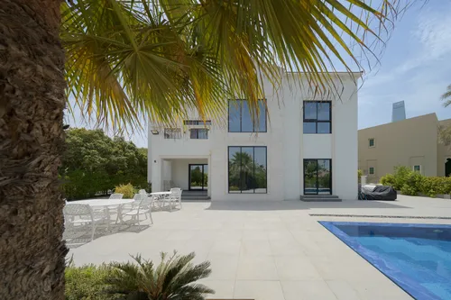 4 Bedrooms Villa in Entertainment Foyer