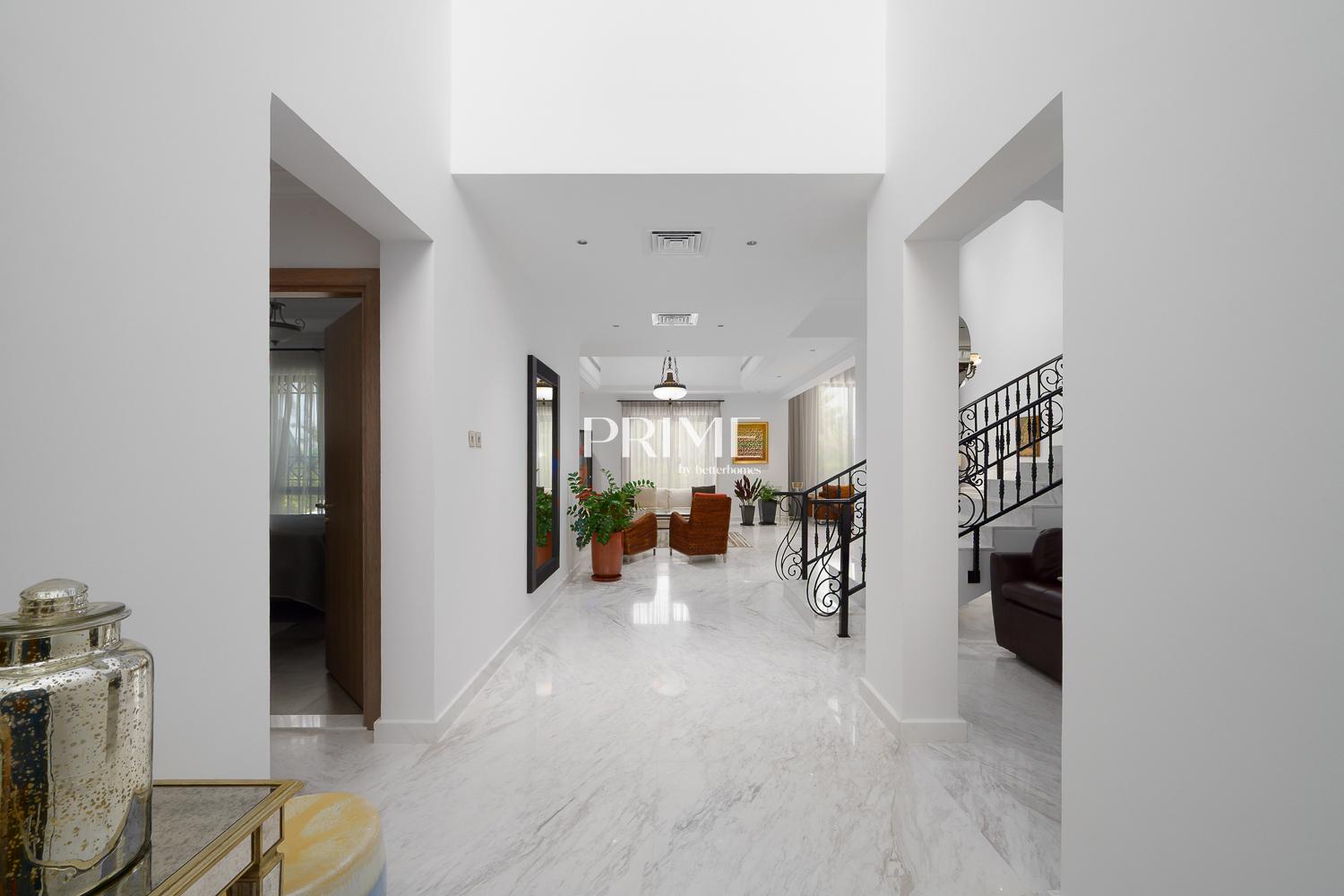 4 Bedrooms Villa in Entertainment Foyer