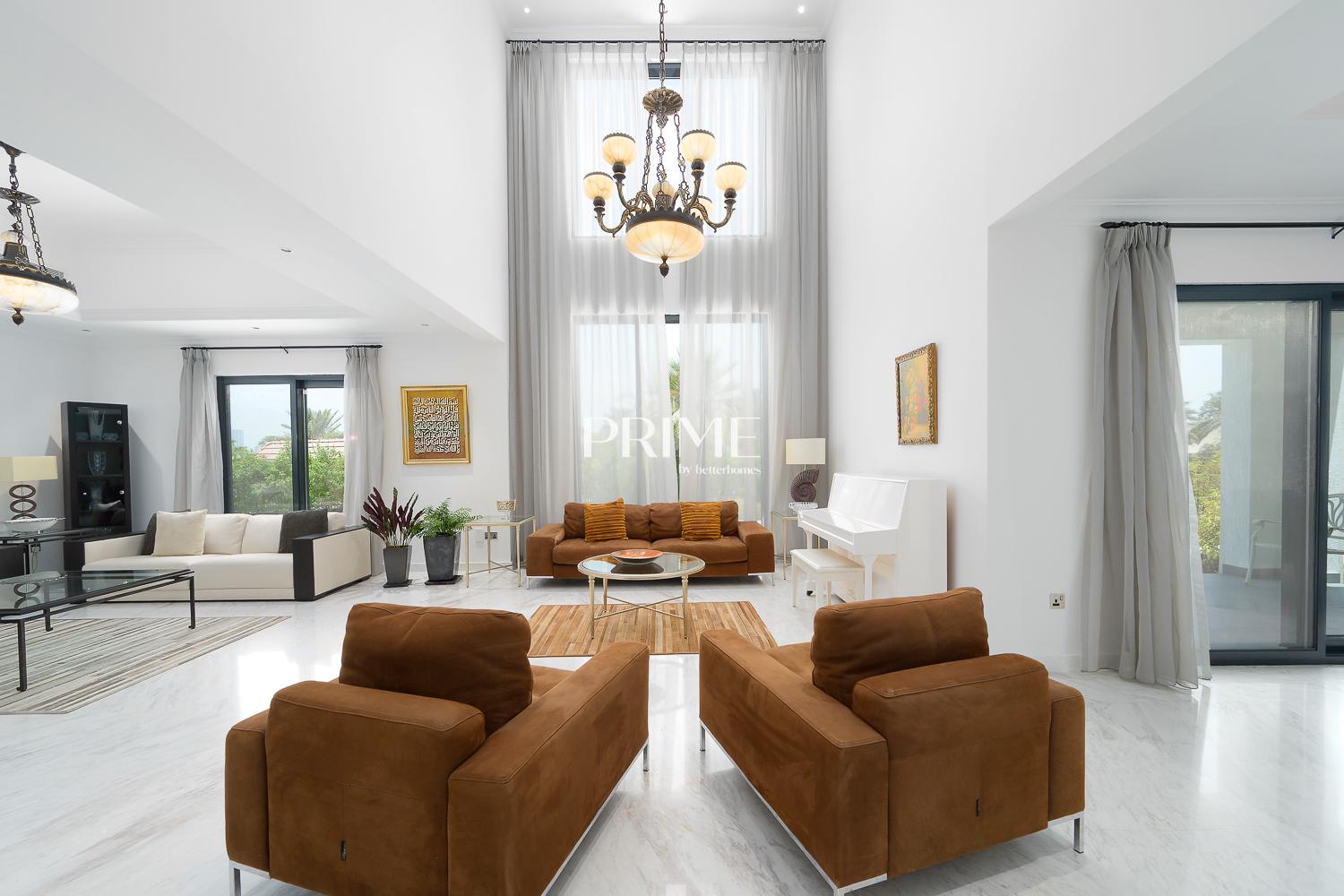 4 Bedrooms Villa in Entertainment Foyer