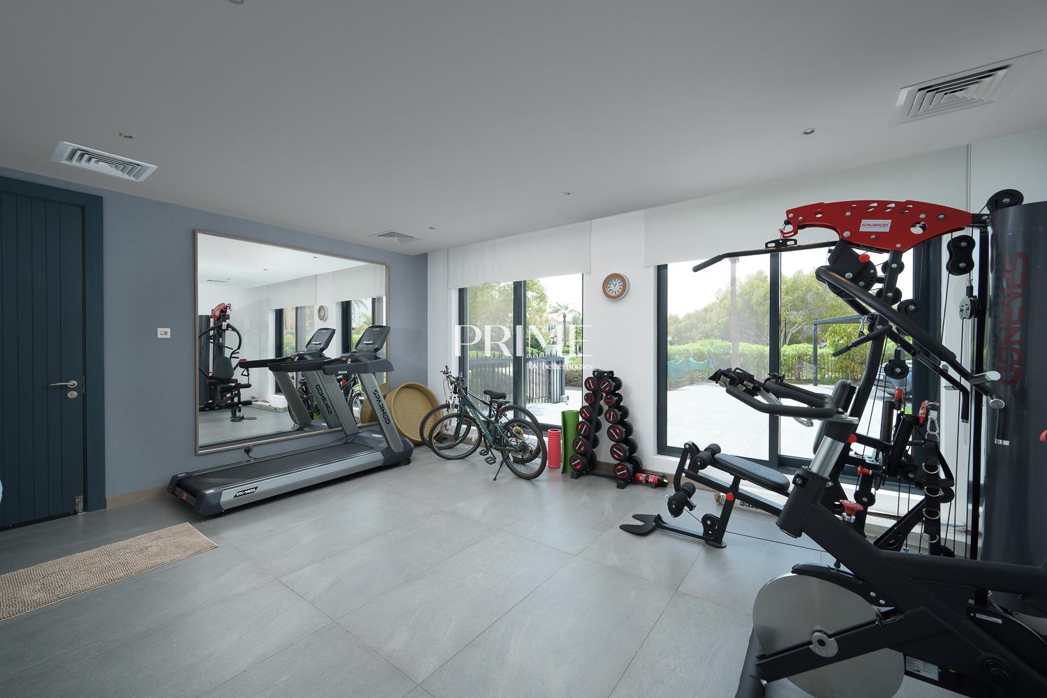 4 Bedrooms Villa in Entertainment Foyer