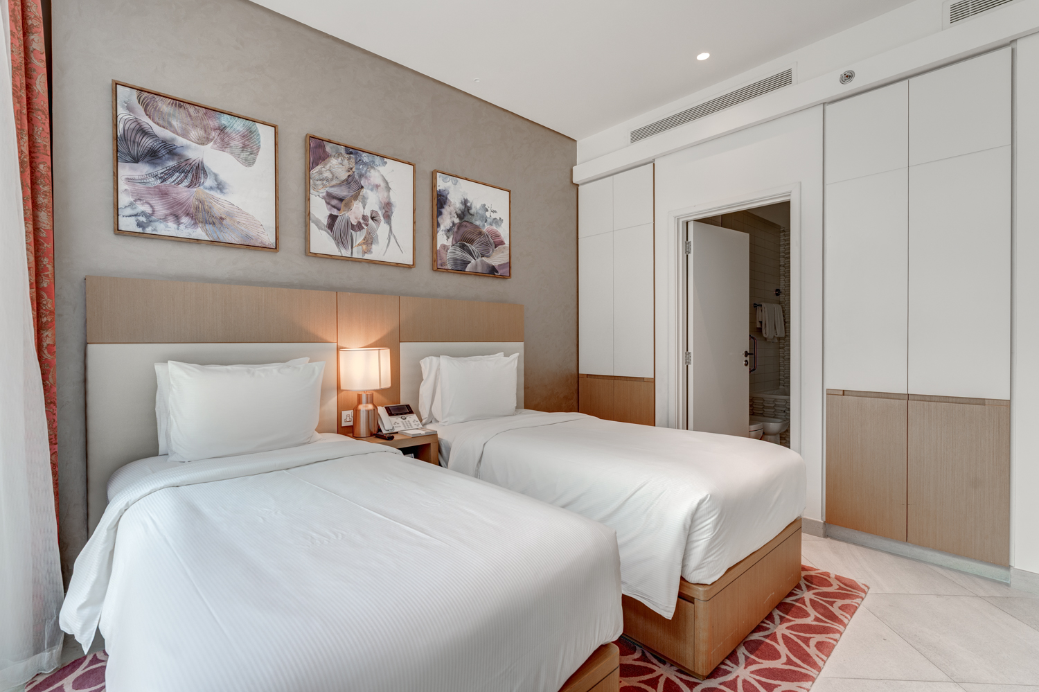 2 Bedrooms Hotel Apartment in Hilton Dubai Creek Hotel & Residences