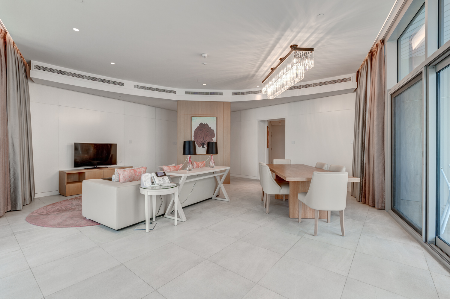 2 Bedrooms Hotel Apartment in Hilton Dubai Creek Hotel & Residences