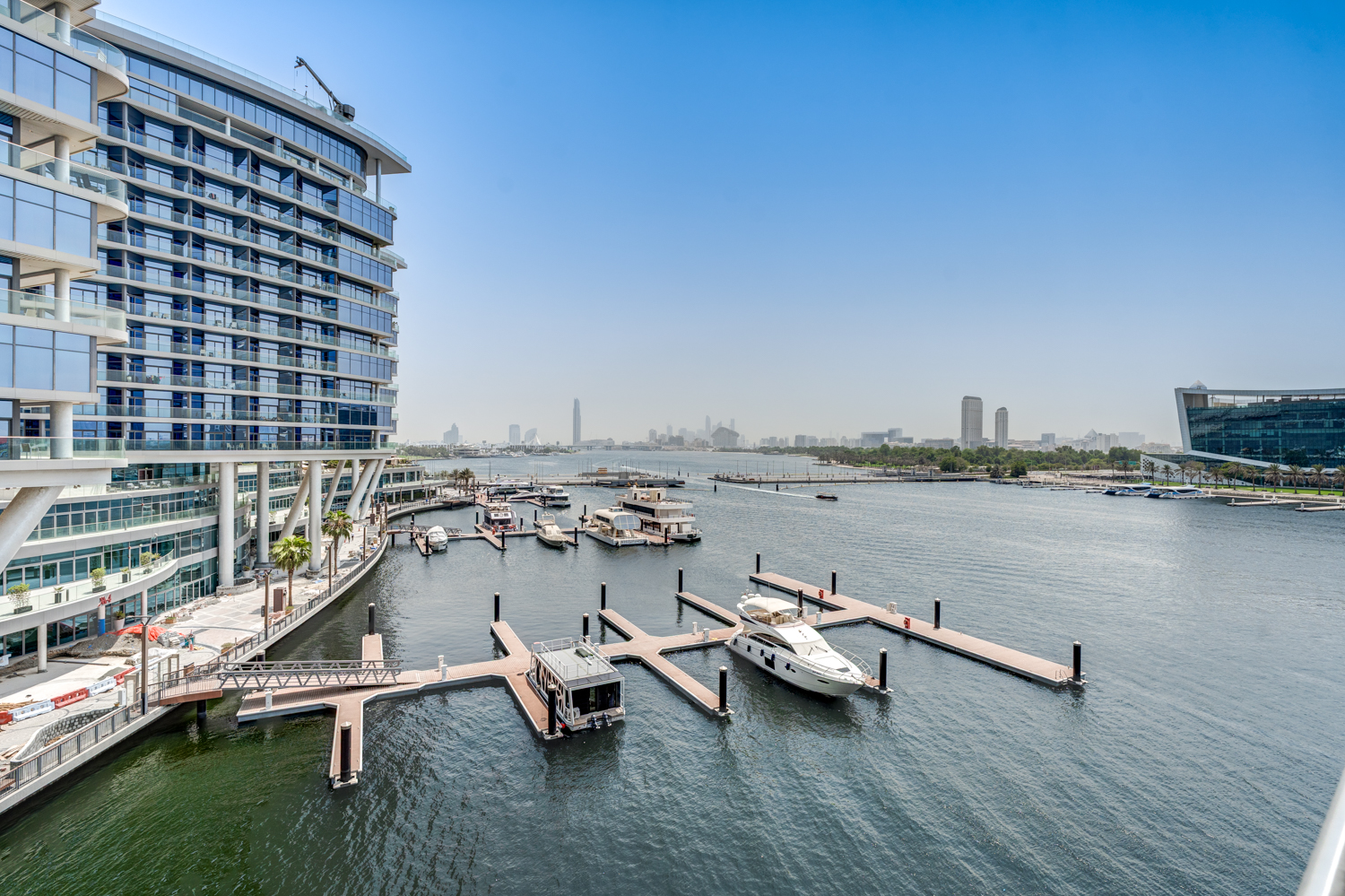 2 Bedrooms Hotel Apartment in Hilton Dubai Creek Hotel & Residences