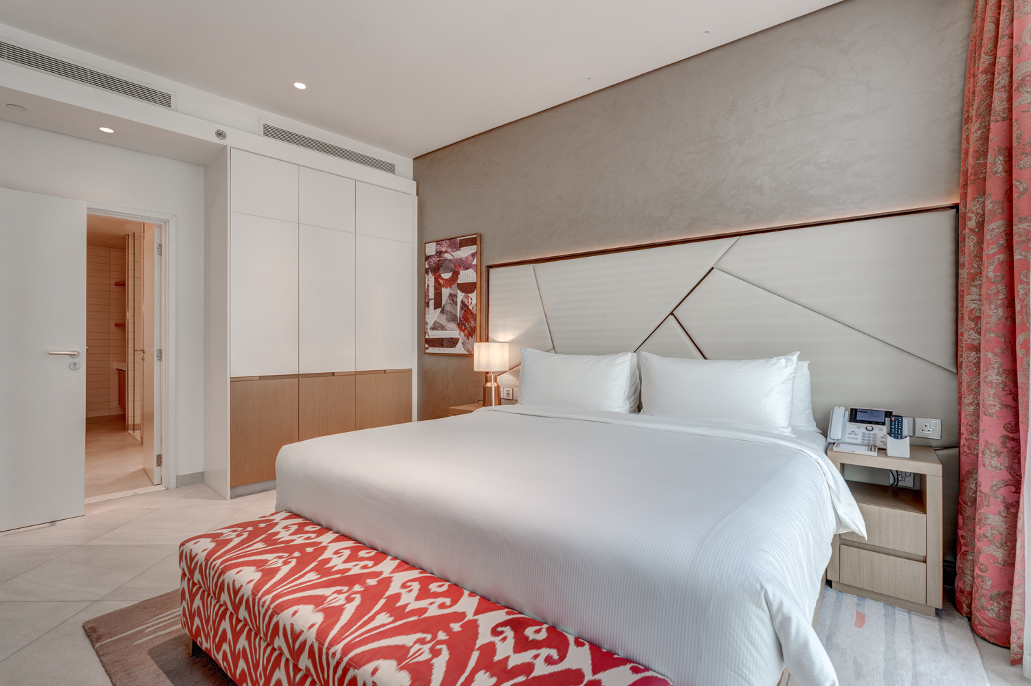 2 Bedrooms Hotel Apartment in Hilton Dubai Creek Hotel & Residences