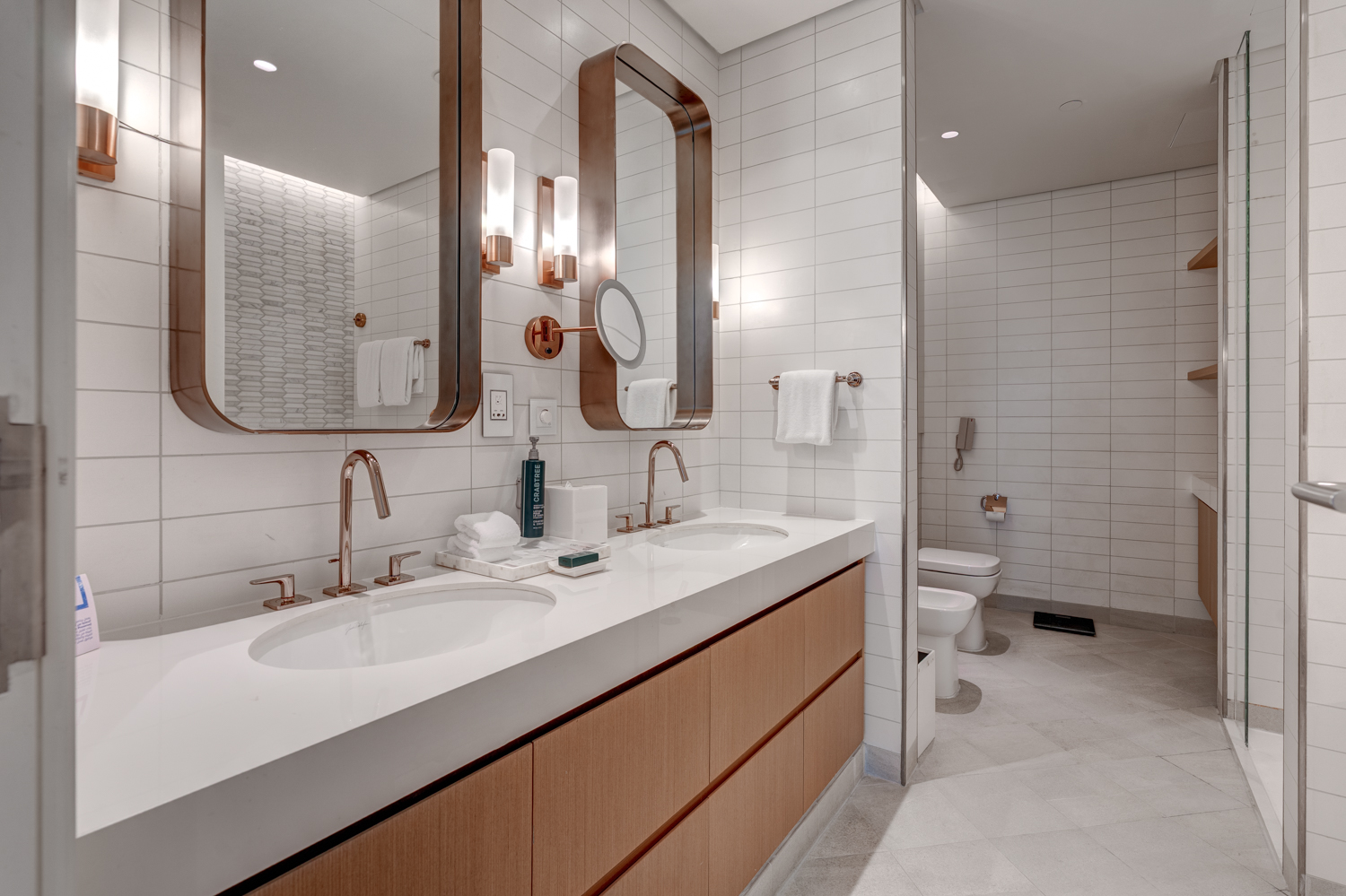 2 Bedrooms Hotel Apartment in Hilton Dubai Creek Hotel & Residences