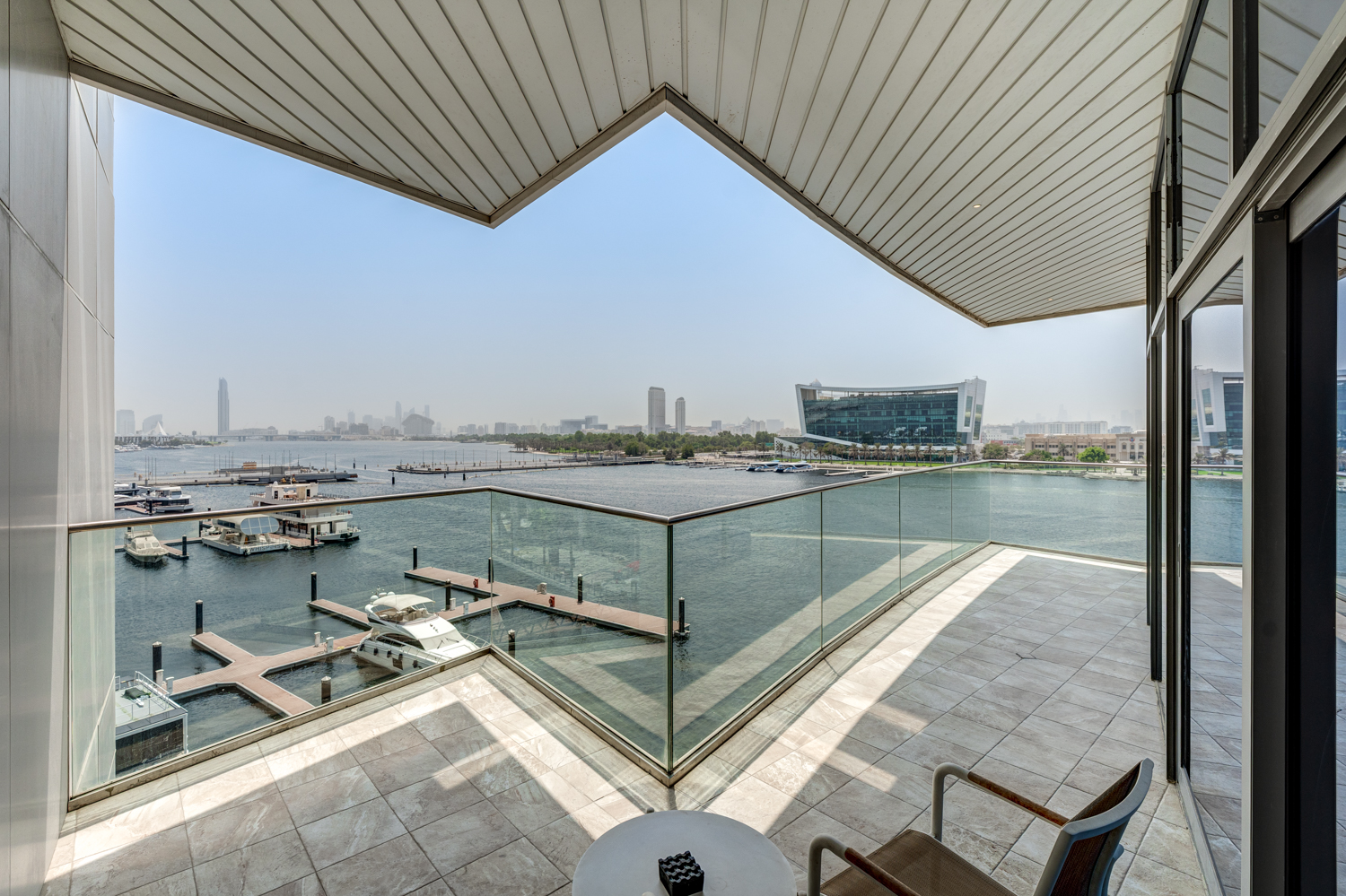 2 Bedrooms Hotel Apartment in Hilton Dubai Creek Hotel & Residences