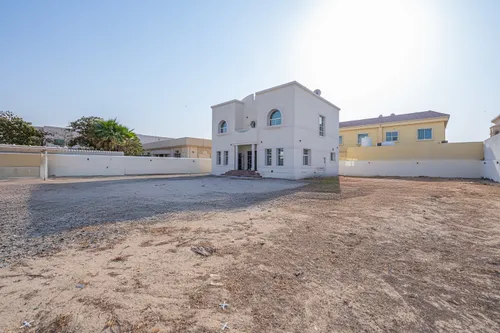 4 Bedrooms Villa in Al Mizhar