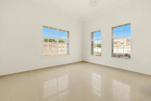 4 Bedrooms Villa in Al Mizhar