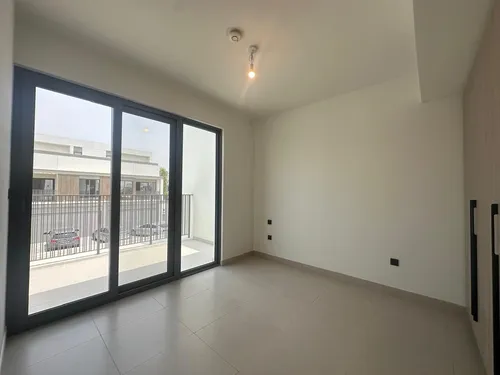 3 Bedrooms Townhouse in Aura 1