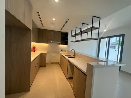 3 Bedrooms Townhouse in Aura 1