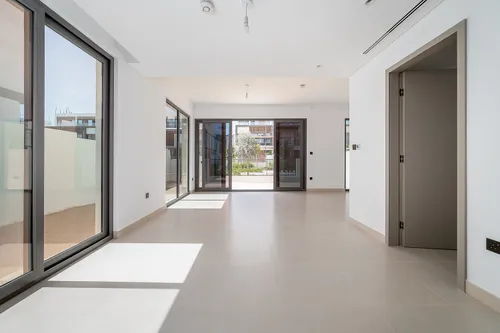 4 Bedrooms Villa in Aura 1