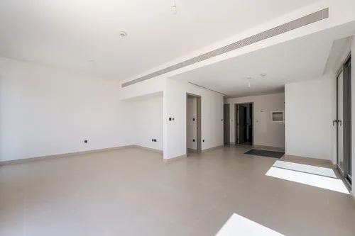 4 Bedrooms Villa in Aura 1